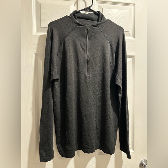 lululemon athletica Men's vent tech Half-Zip Pullover in Charcoal Black - Picture 3 of 7
